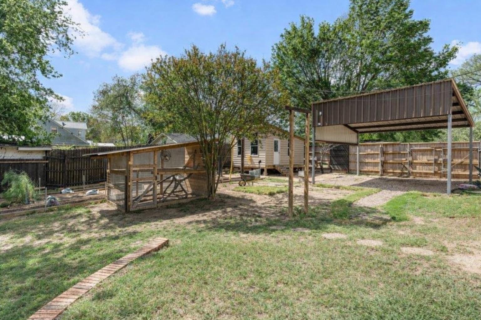 154 Shoreline Dr, Bastrop, TX 78602