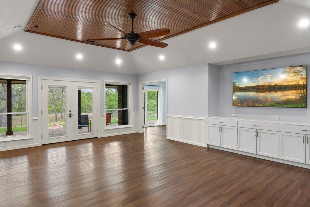 154 Shoreline Dr, Bastrop, TX 78602