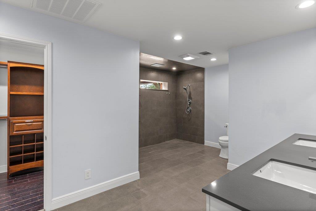 154 Shoreline Dr, Bastrop, TX 78602