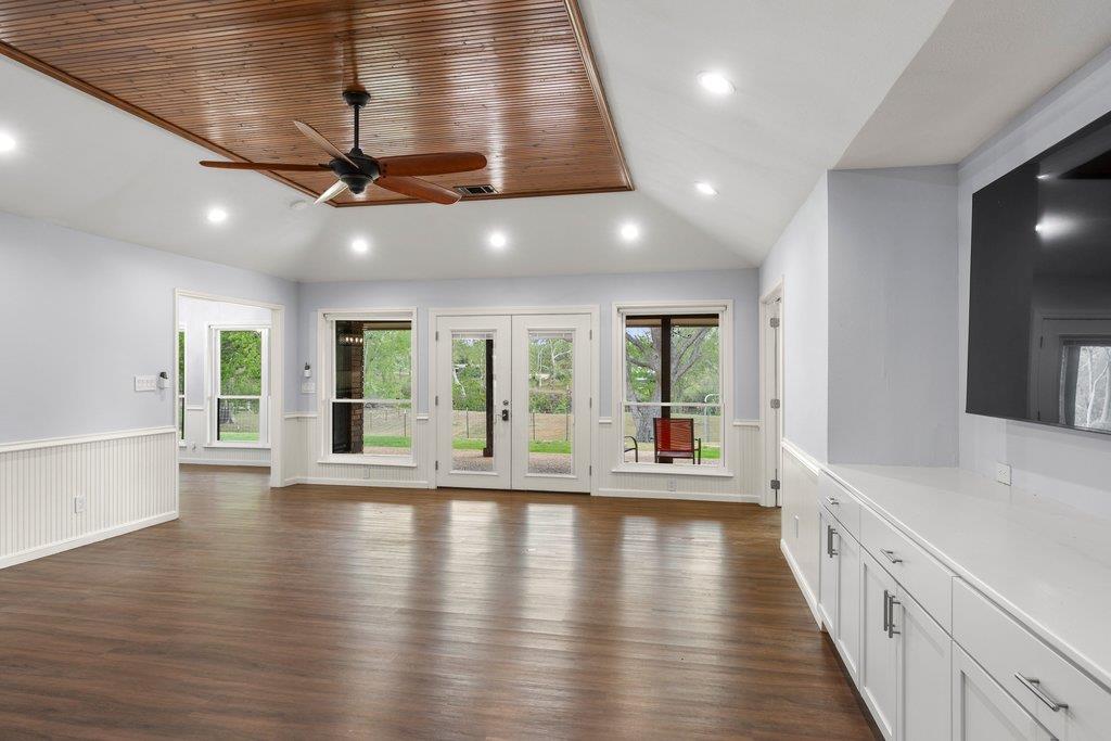 154 Shoreline Dr, Bastrop, TX 78602