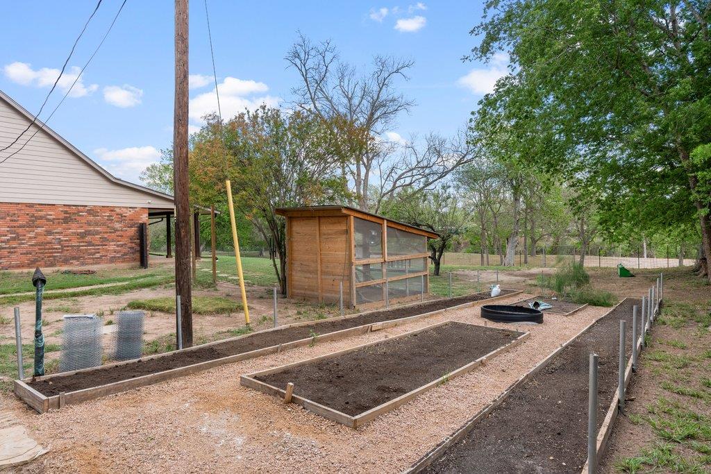 154 Shoreline Dr, Bastrop, TX 78602