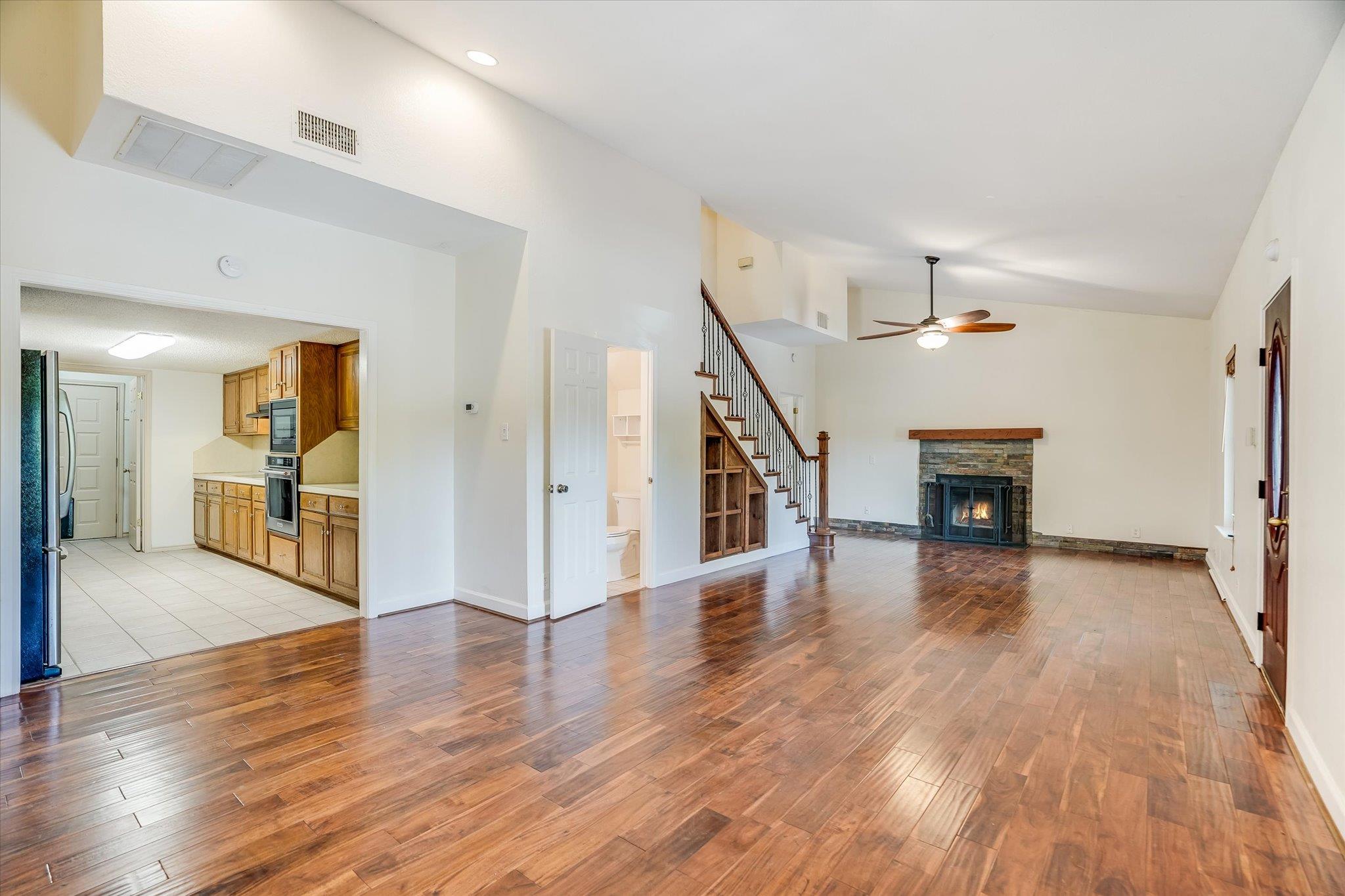 105 Fallbrook Ct, Lakeway, TX 78734