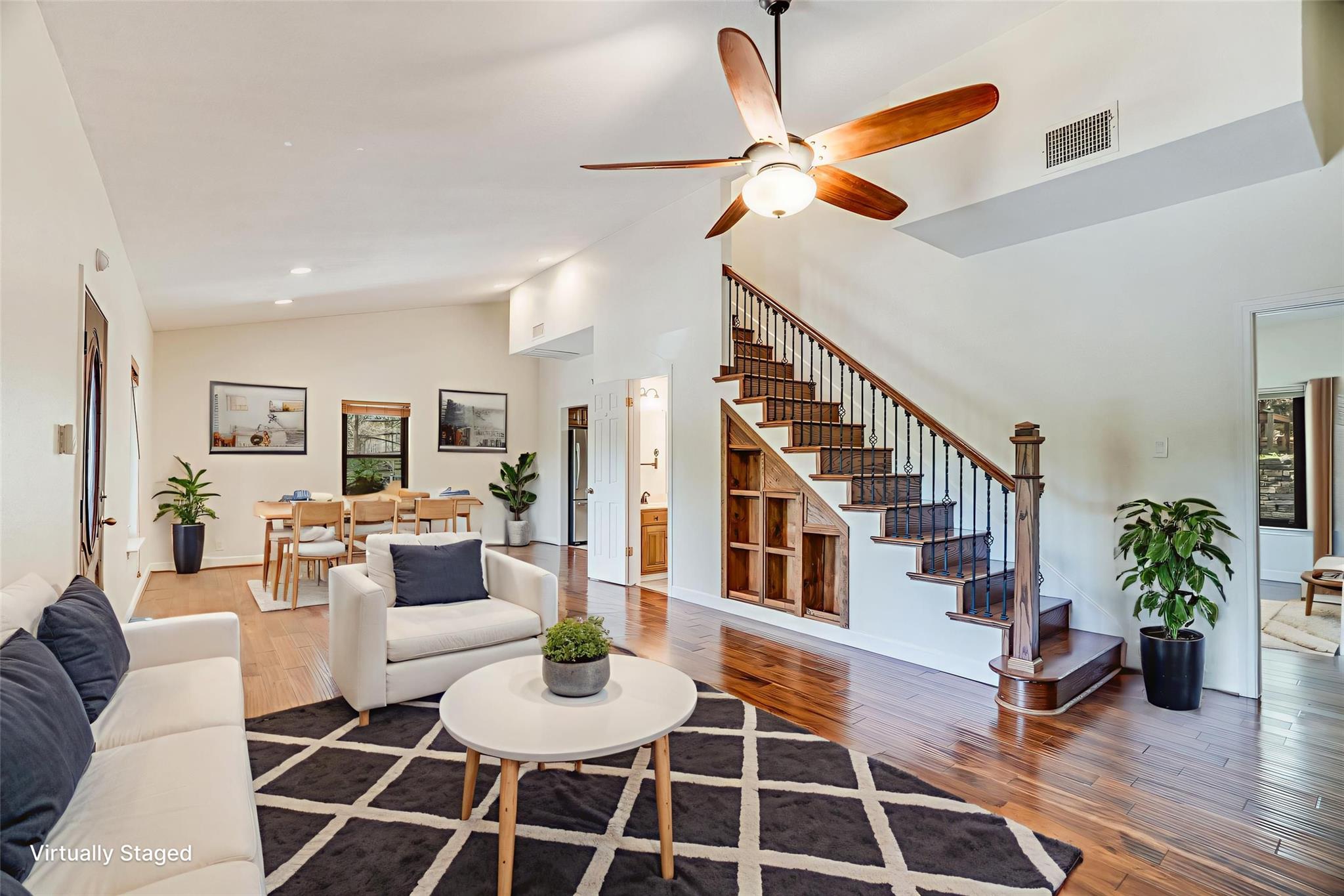 105 Fallbrook Ct, Lakeway, TX 78734