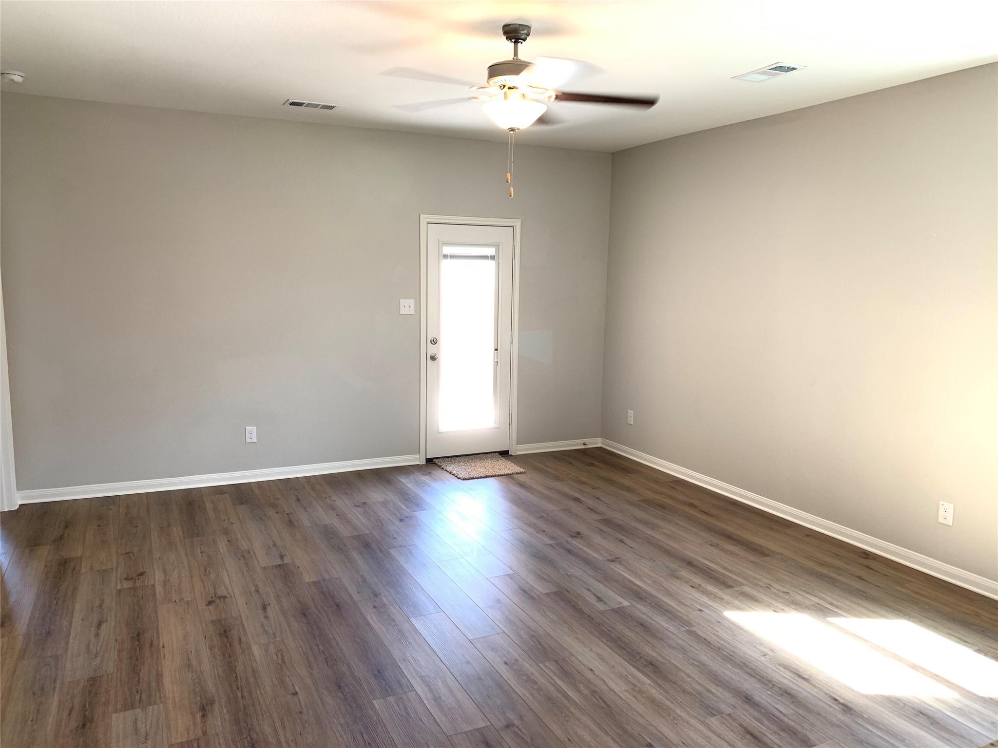 112 Declaration Ln, Liberty Hill, TX 78642