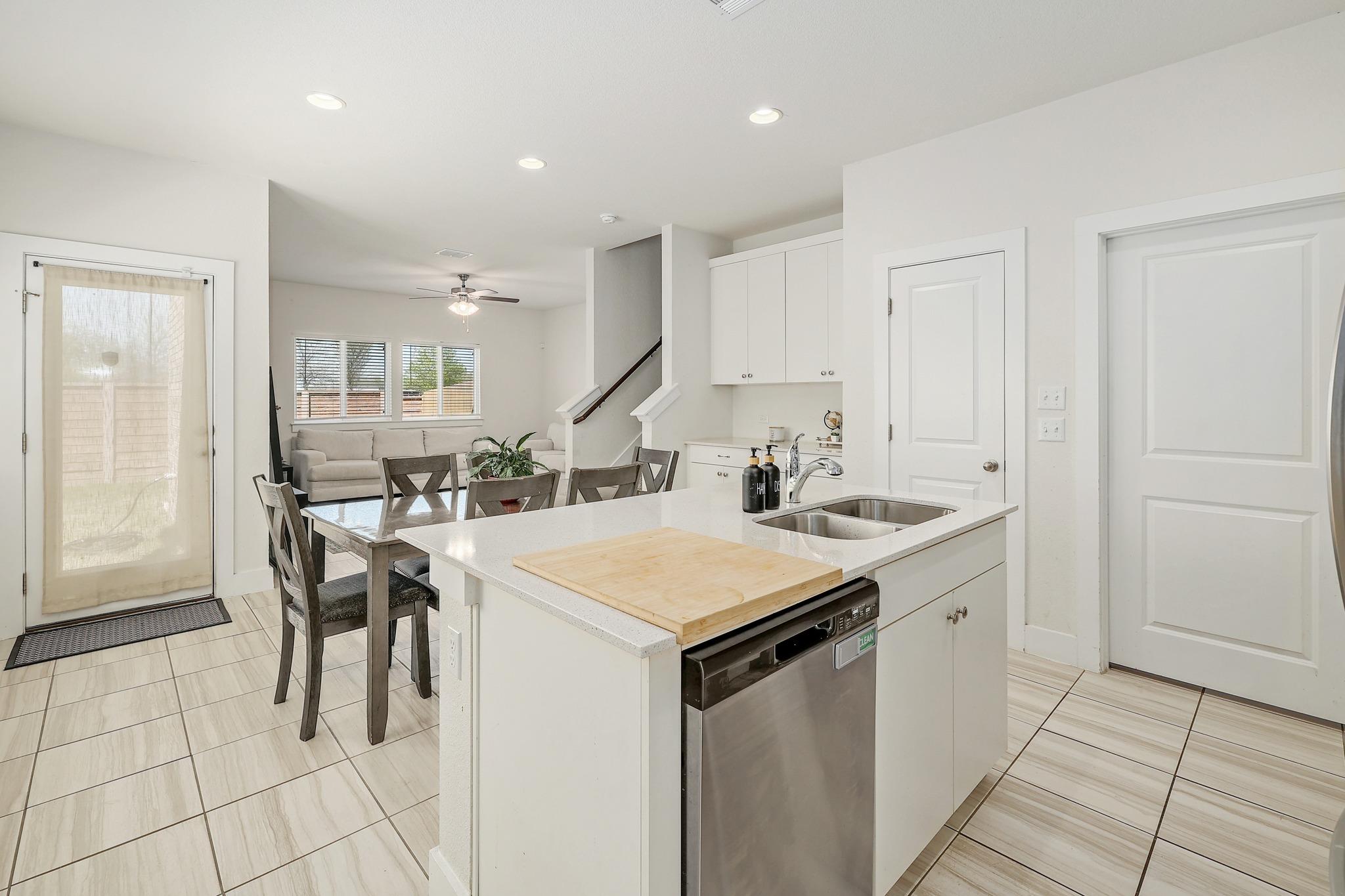 204 Furlong Dr, Georgetown, TX 78626