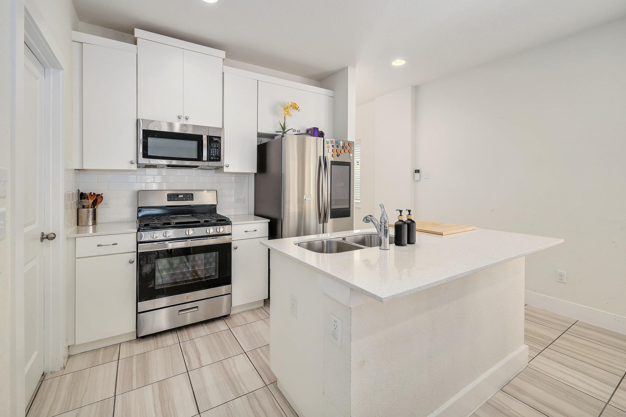 204 Furlong Dr, Georgetown, TX 78626