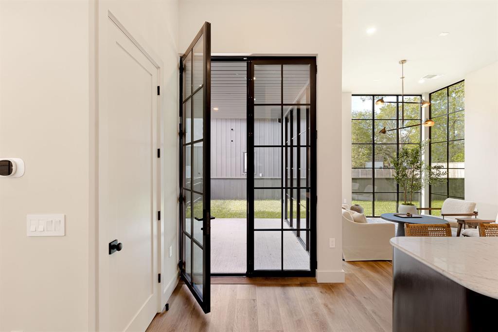 4414 Banister Ln # 2, Austin, TX 78745