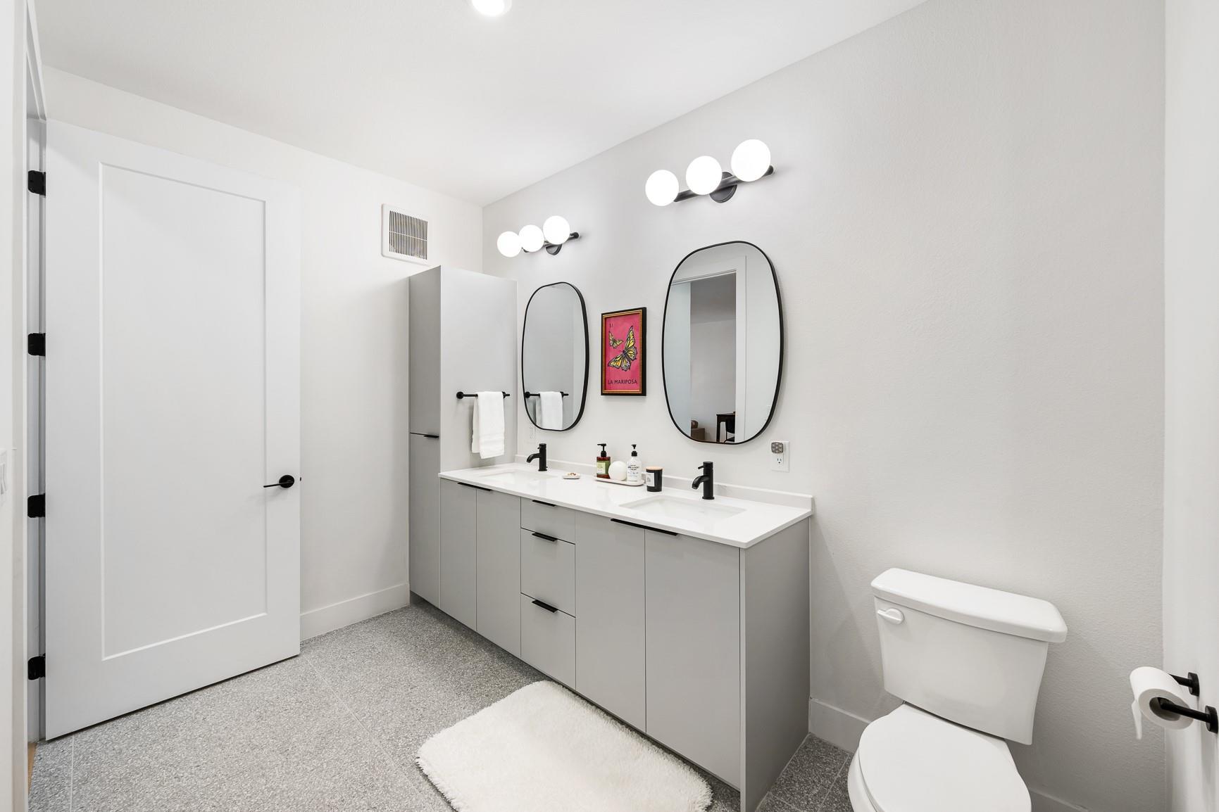 1701 Simond Ave # 201, Austin, TX 78723