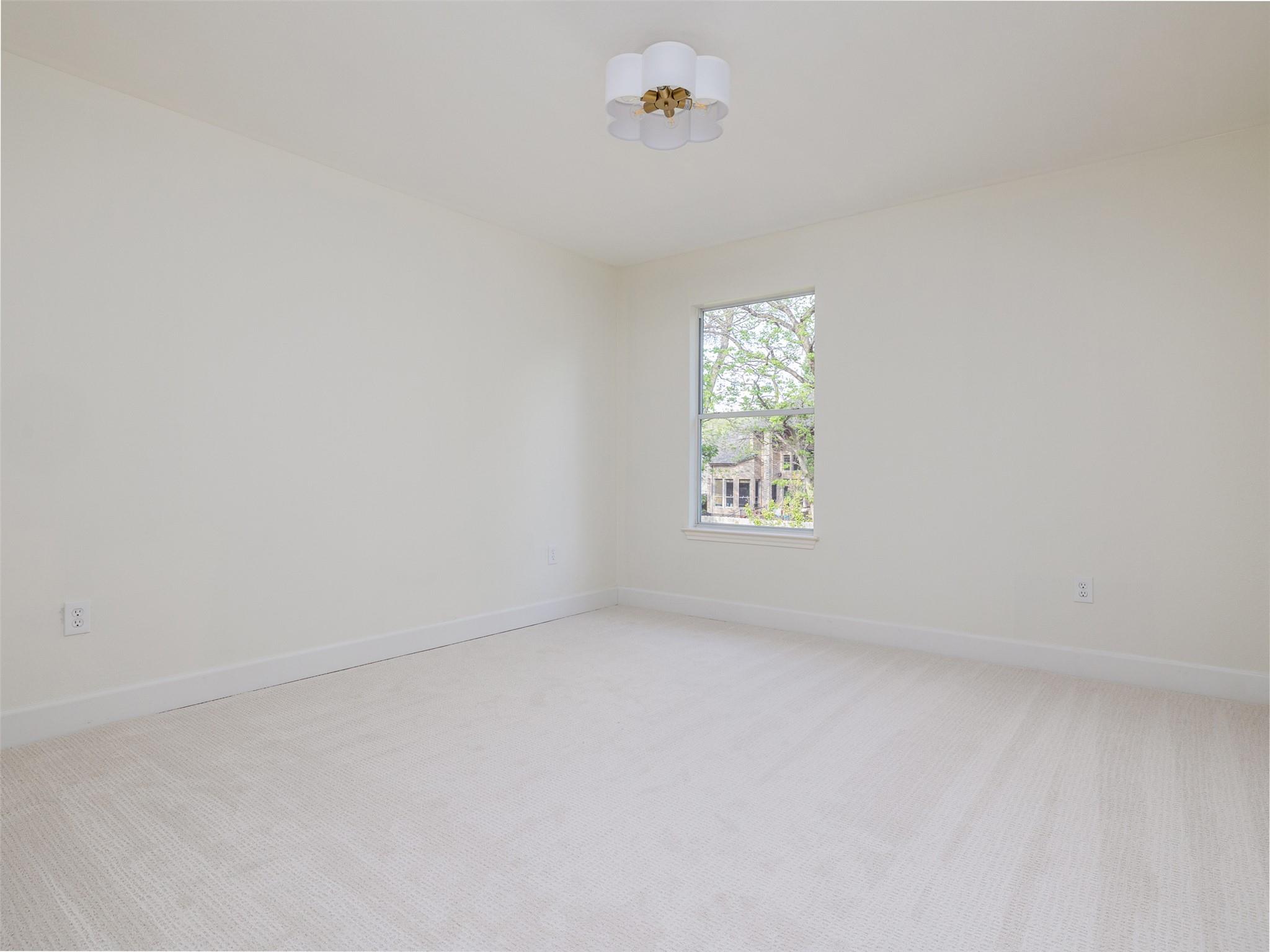 525 Golden Creek Dr, Round Rock, TX 78665