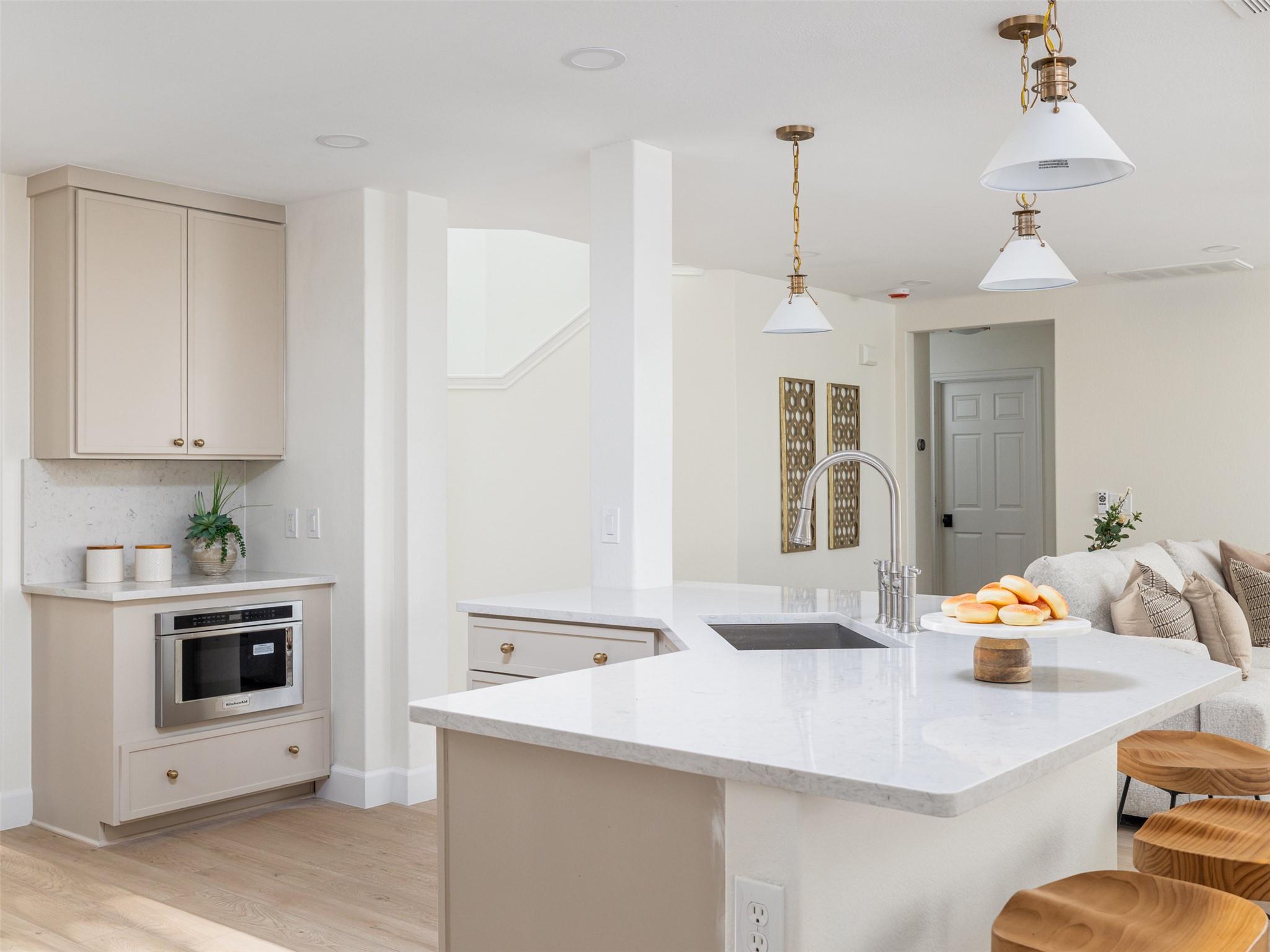 525 Golden Creek Dr, Round Rock, TX 78665