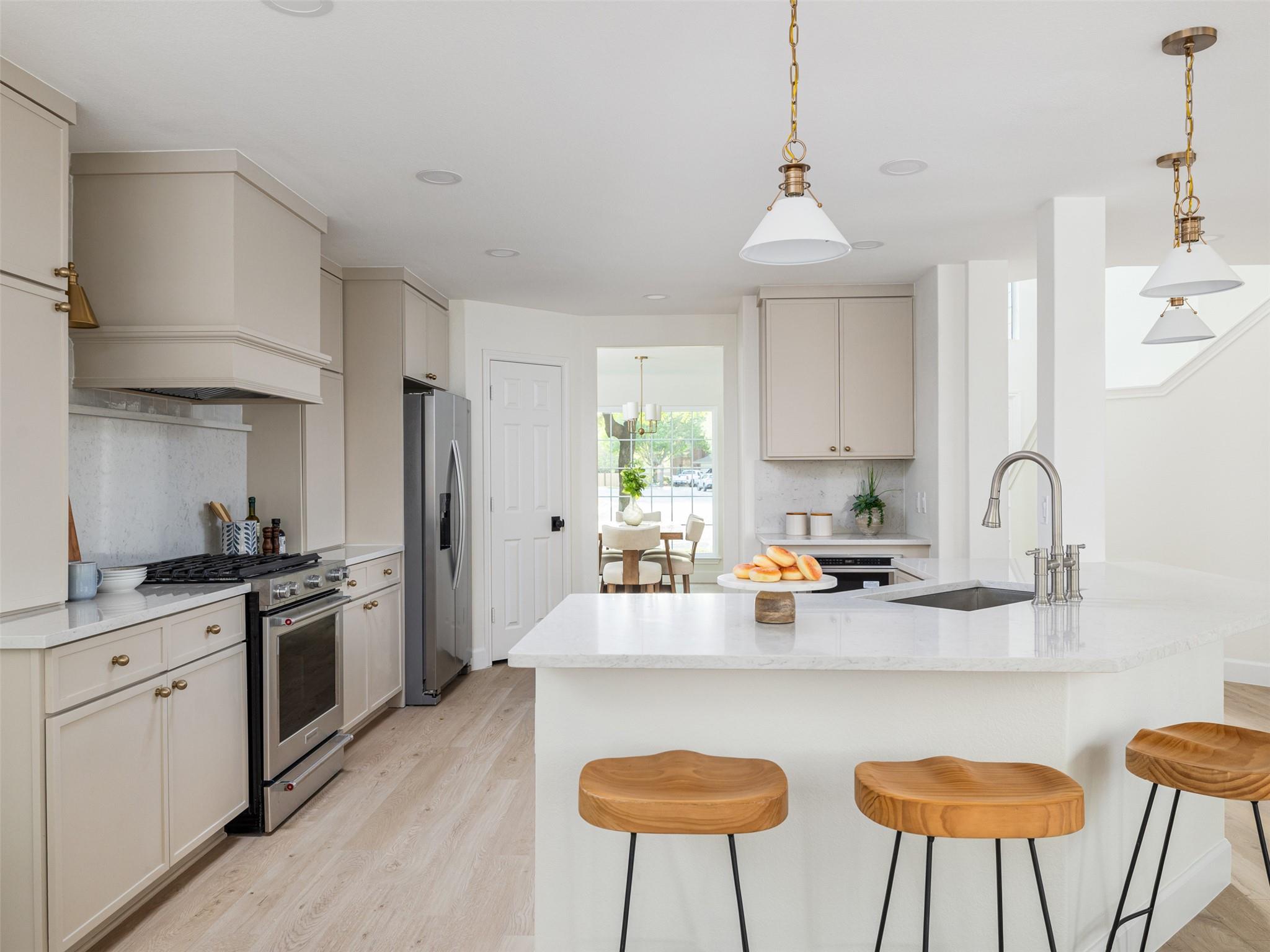 525 Golden Creek Dr, Round Rock, TX 78665