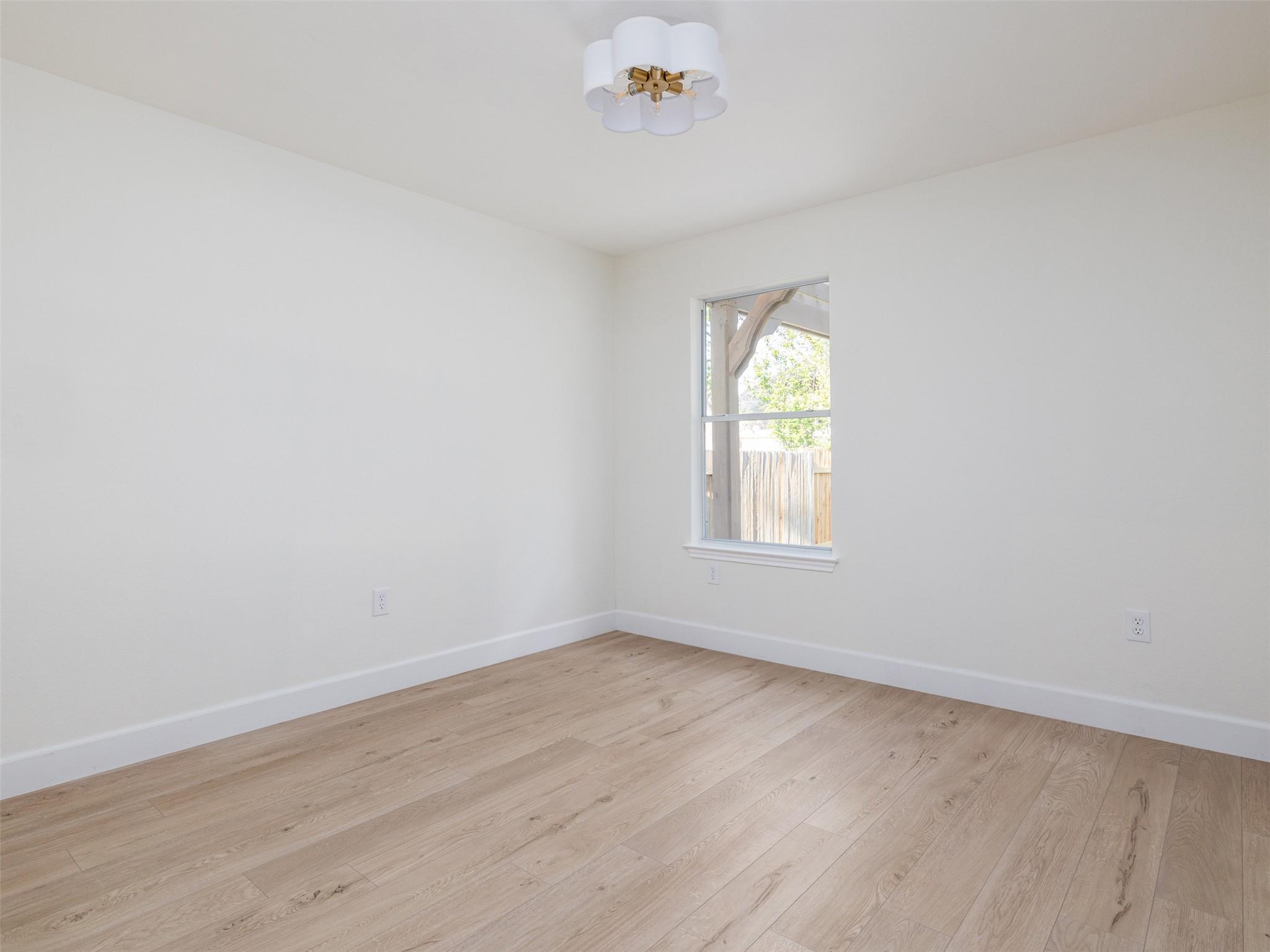 525 Golden Creek Dr, Round Rock, TX 78665