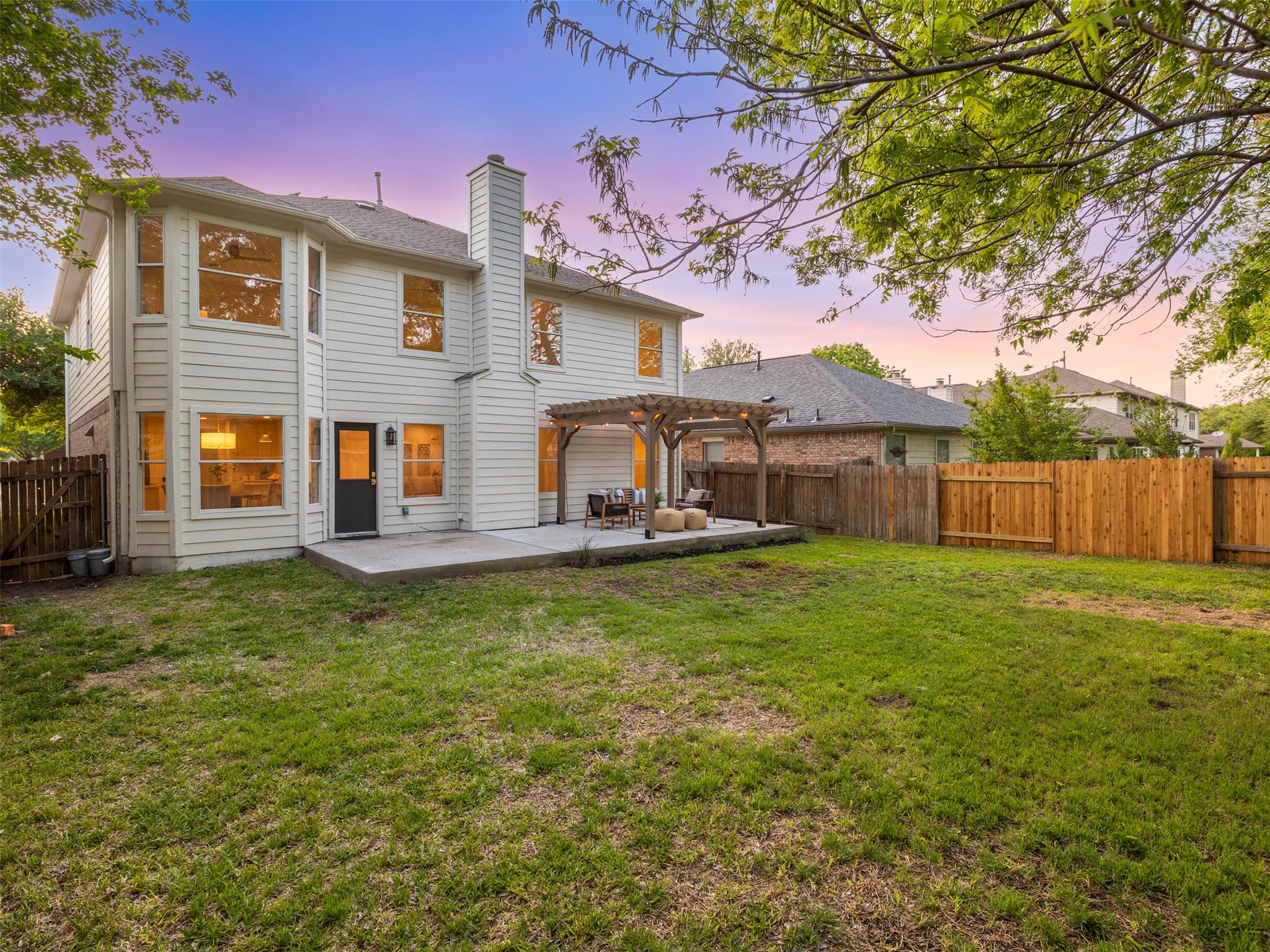 525 Golden Creek Dr, Round Rock, TX 78665