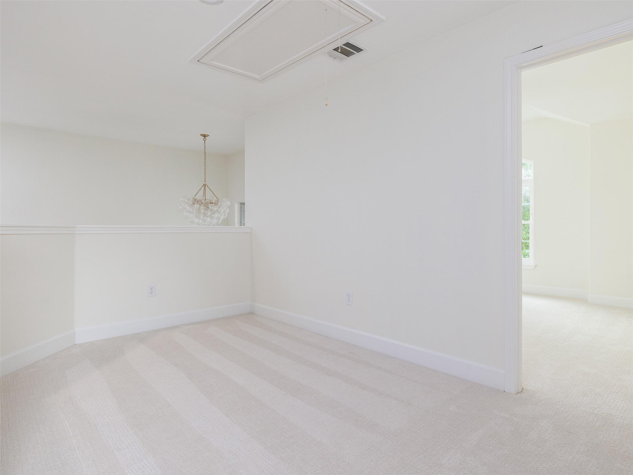 525 Golden Creek Dr, Round Rock, TX 78665