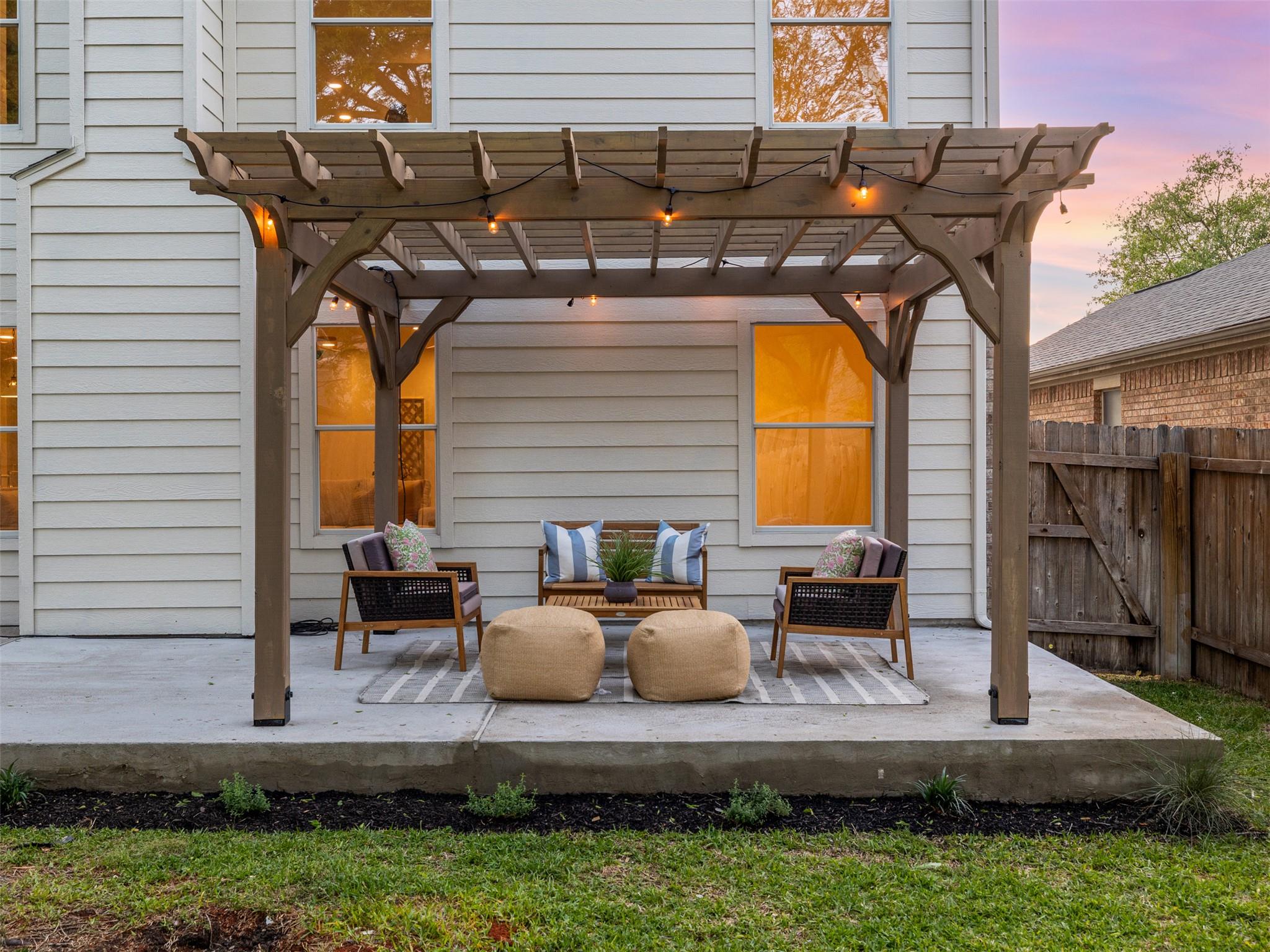 525 Golden Creek Dr, Round Rock, TX 78665