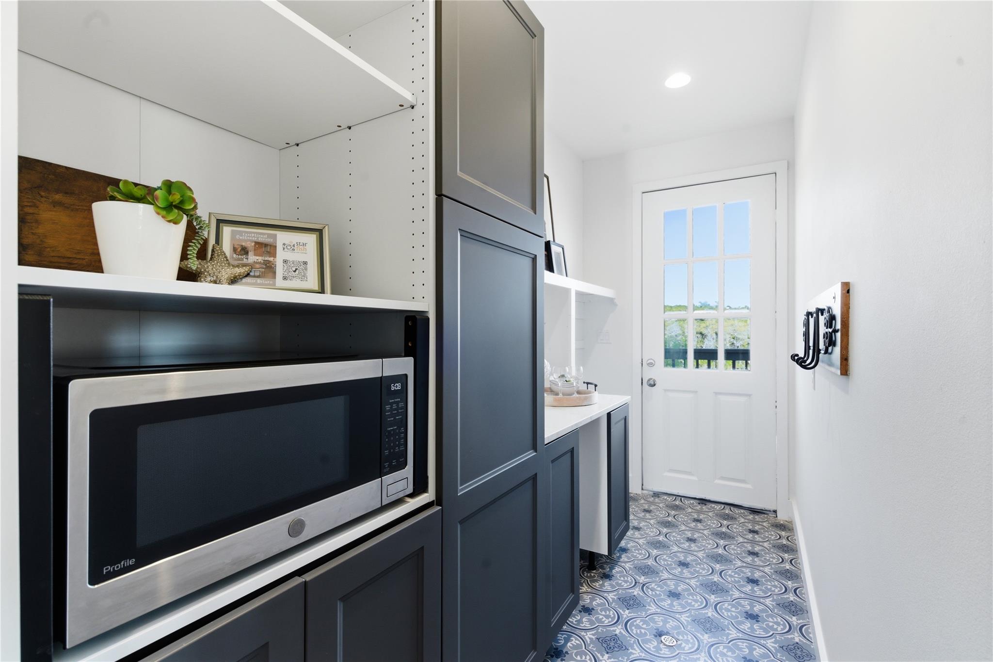 980 Sycamore Creek Dr, Dripping Springs, TX 78620