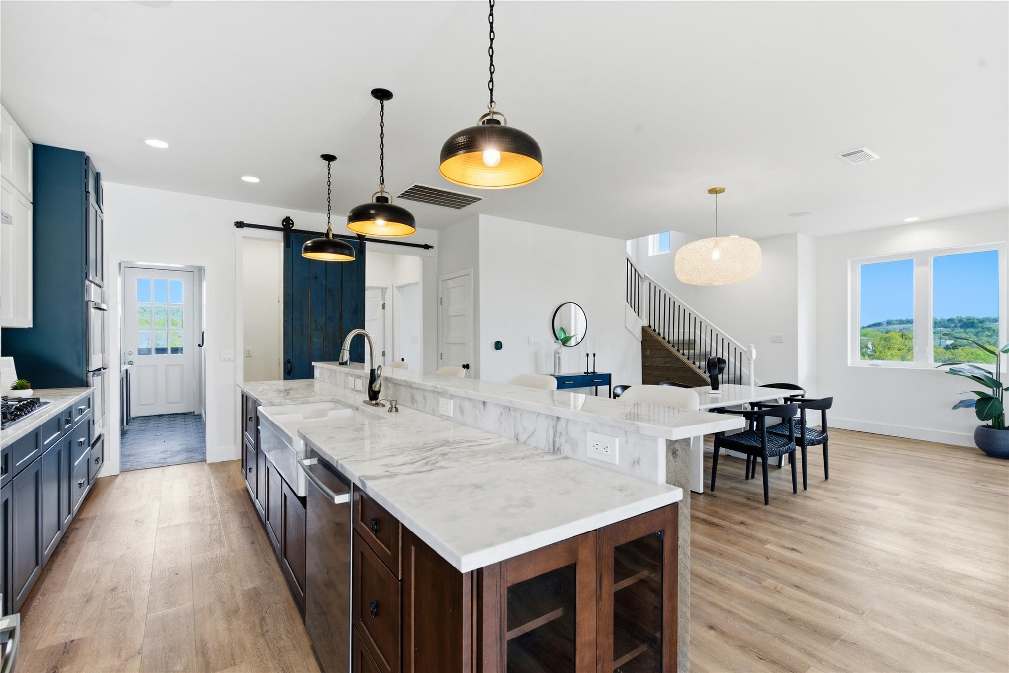 980 Sycamore Creek Dr, Dripping Springs, TX 78620