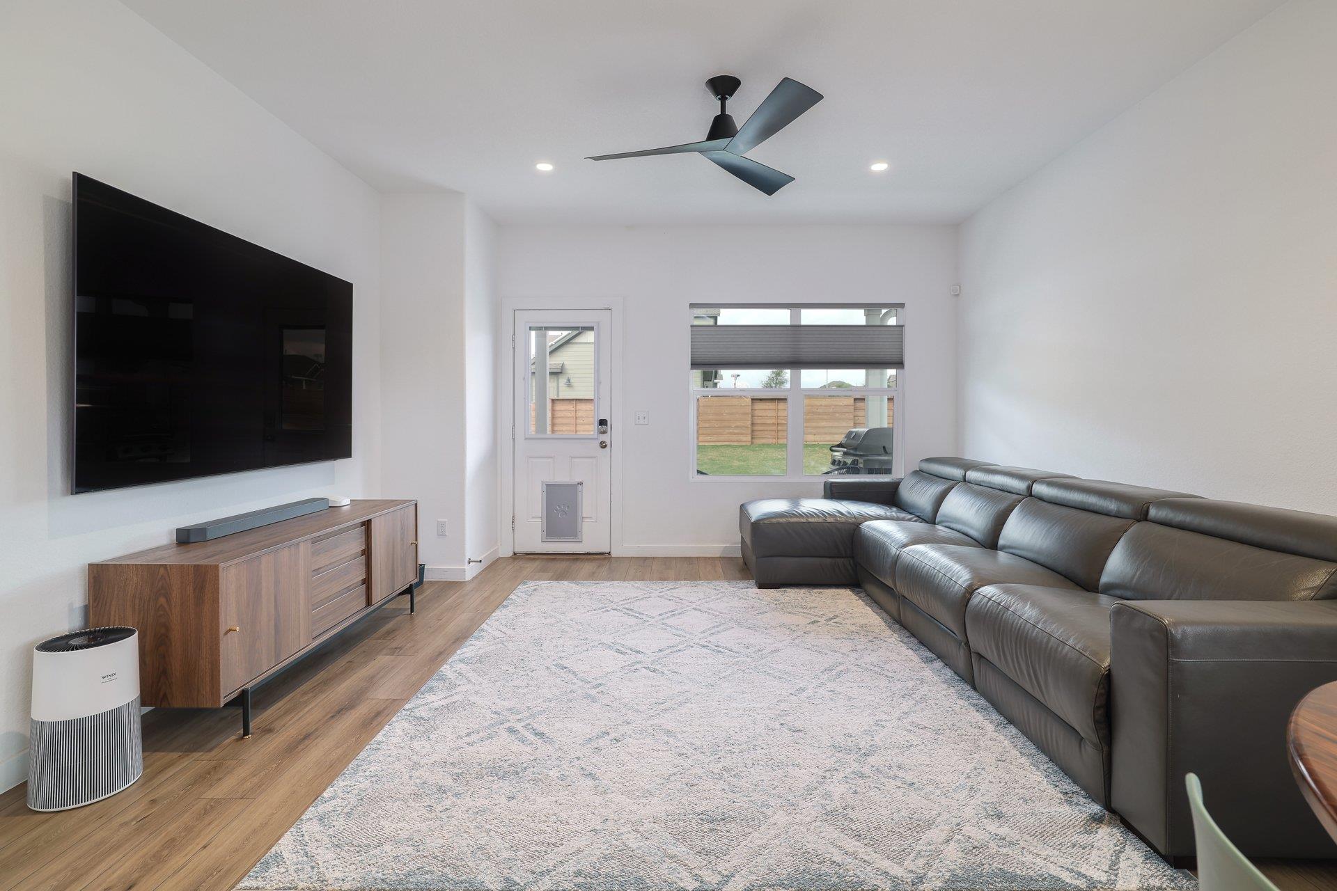 411 Jack Ryan St, Kyle, TX 78640