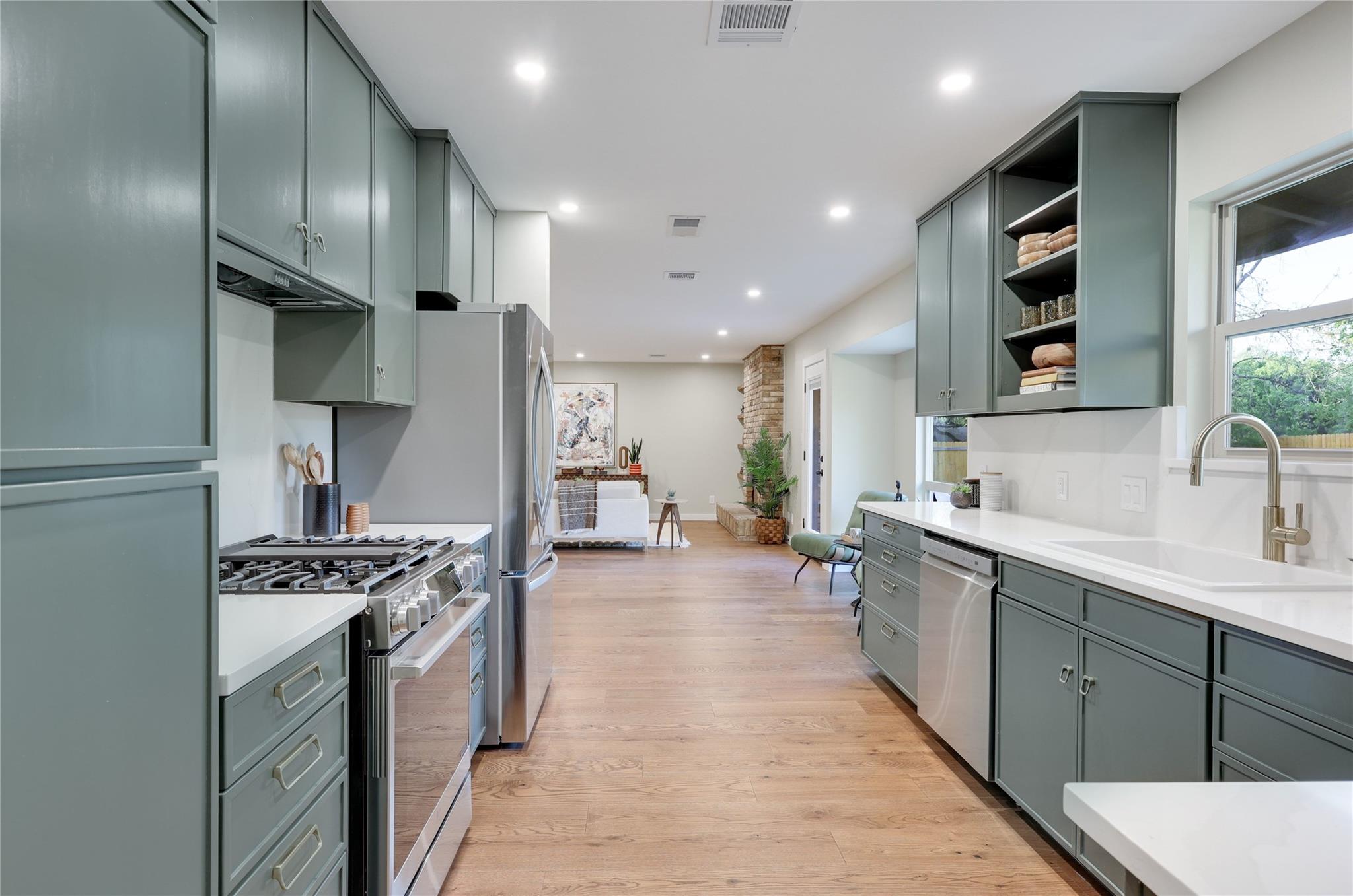 2504 Deerfoot Trl, Austin, TX 78704