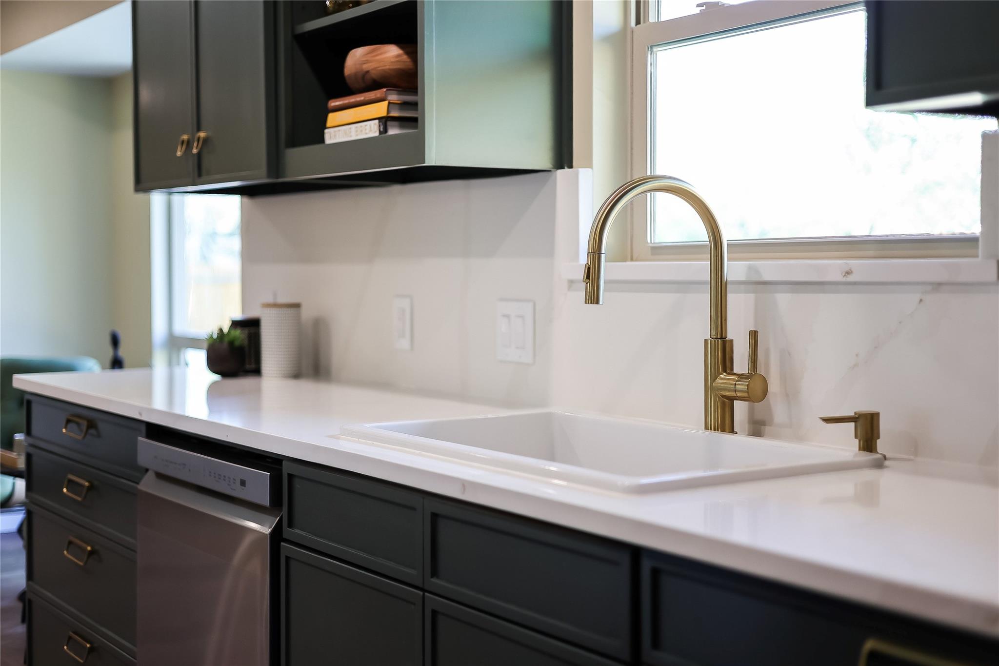 2504 Deerfoot Trl, Austin, TX 78704