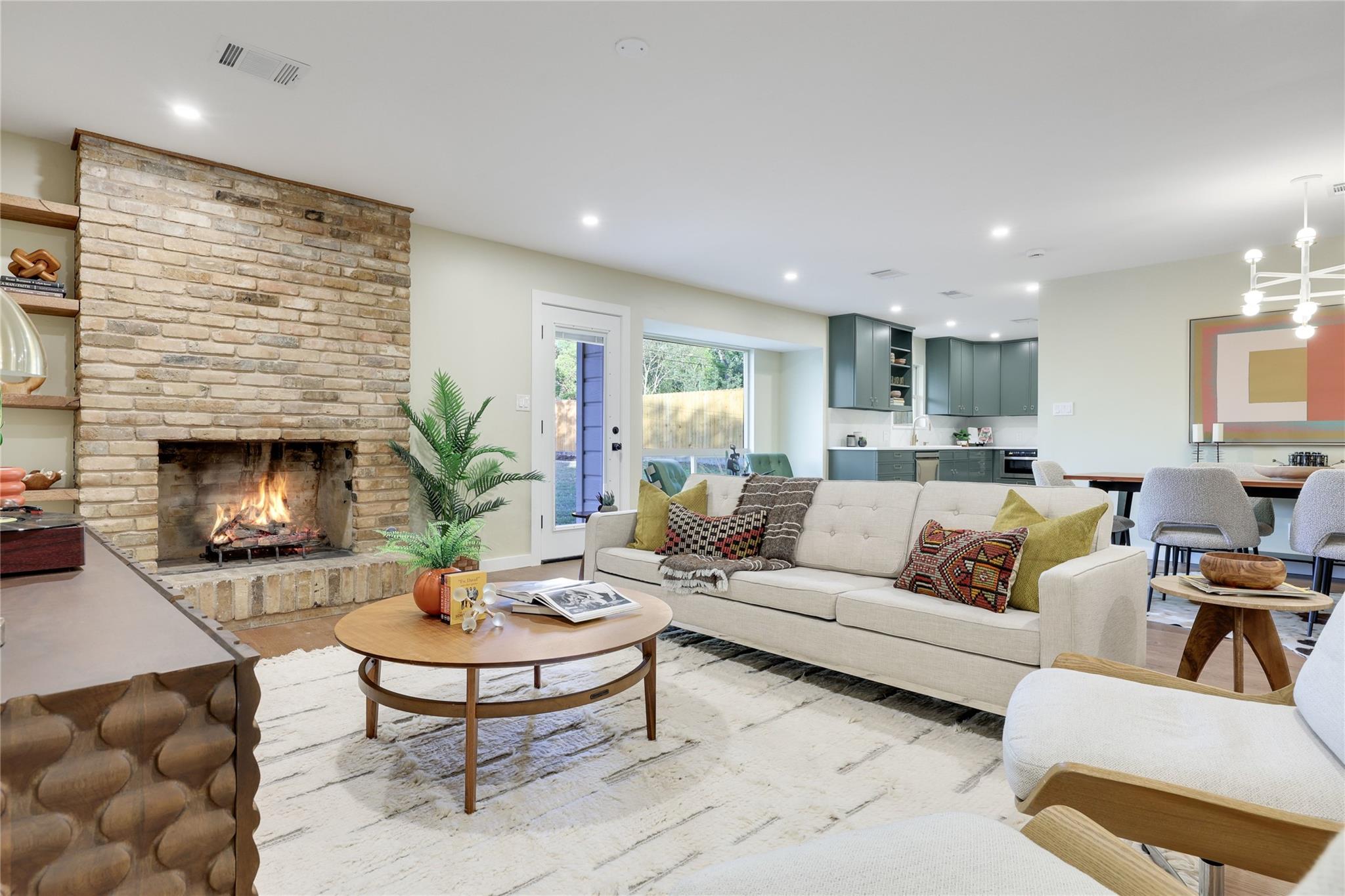 2504 Deerfoot Trl, Austin, TX 78704