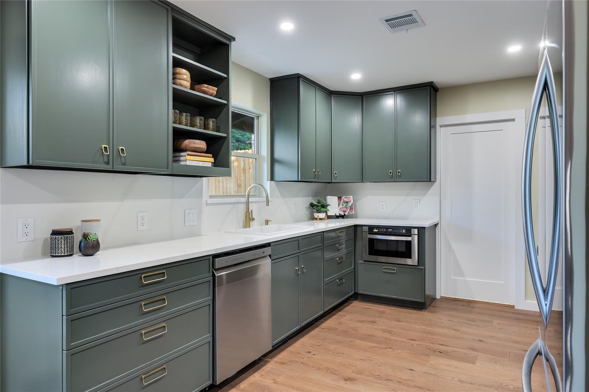 2504 Deerfoot Trl, Austin, TX 78704