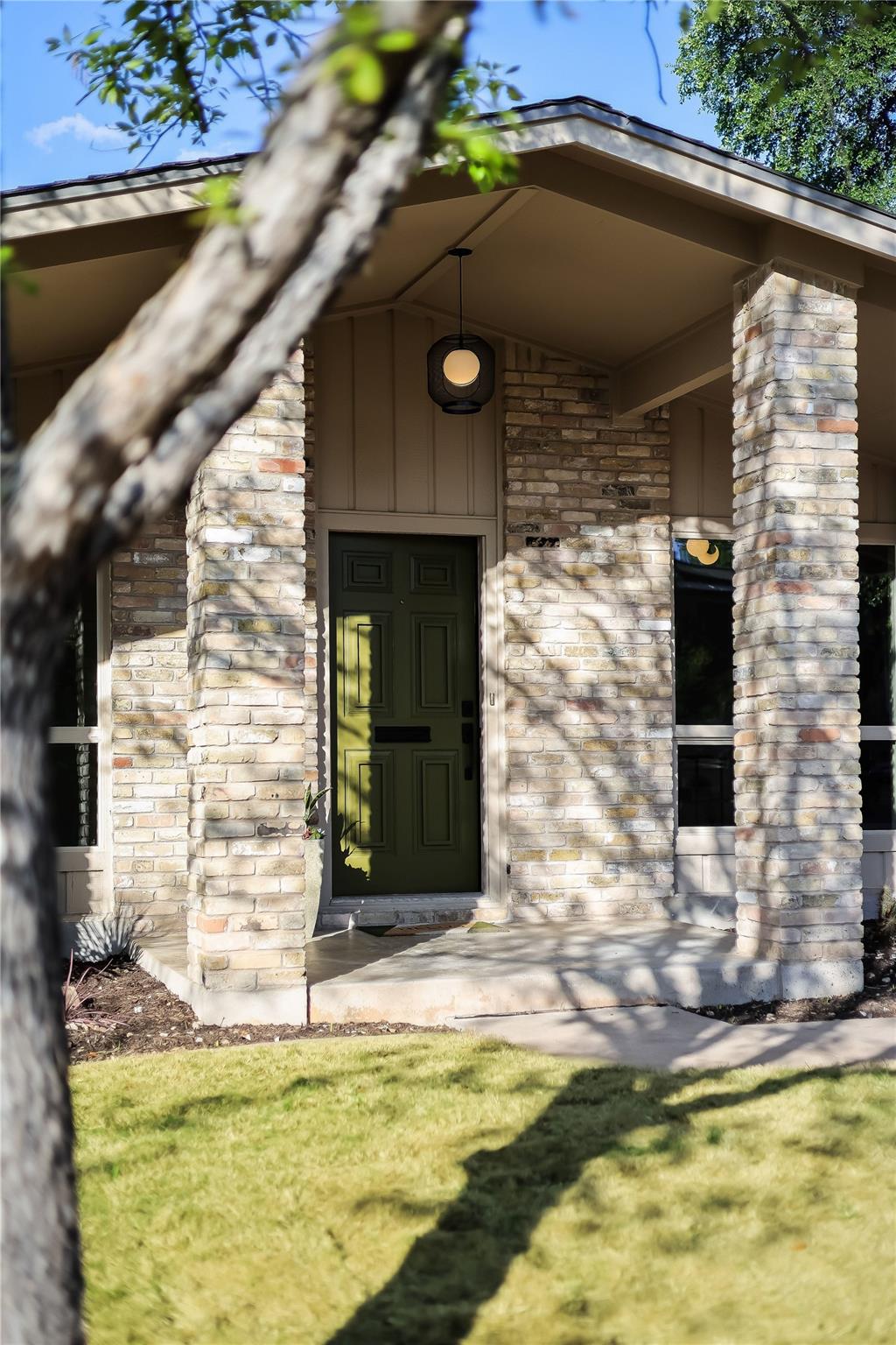 2504 Deerfoot Trl, Austin, TX 78704