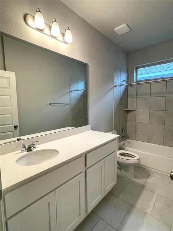 125 Kellys Heroes Way, Jarrell, TX 76537