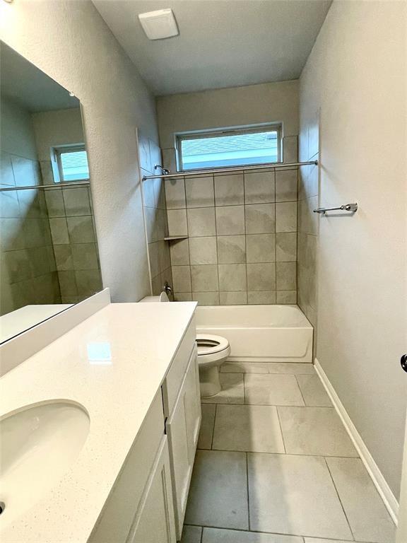 125 Kellys Heroes Way, Jarrell, TX 76537