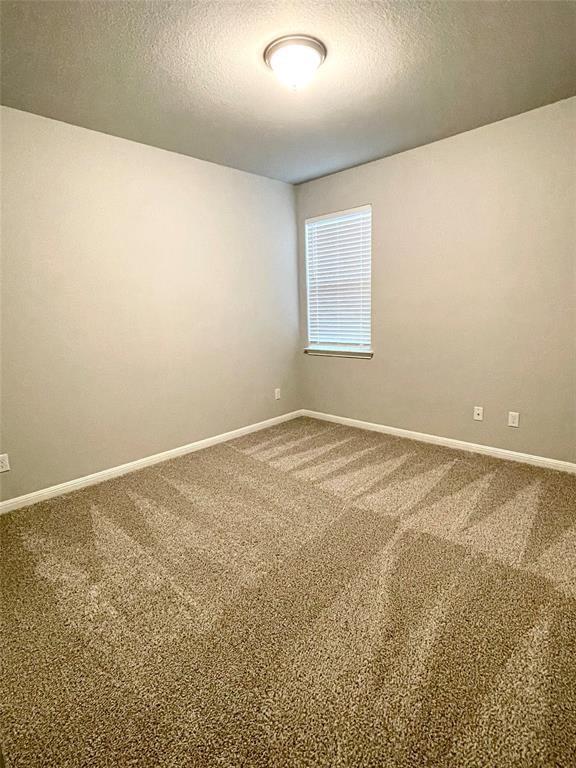 125 Kellys Heroes Way, Jarrell, TX 76537