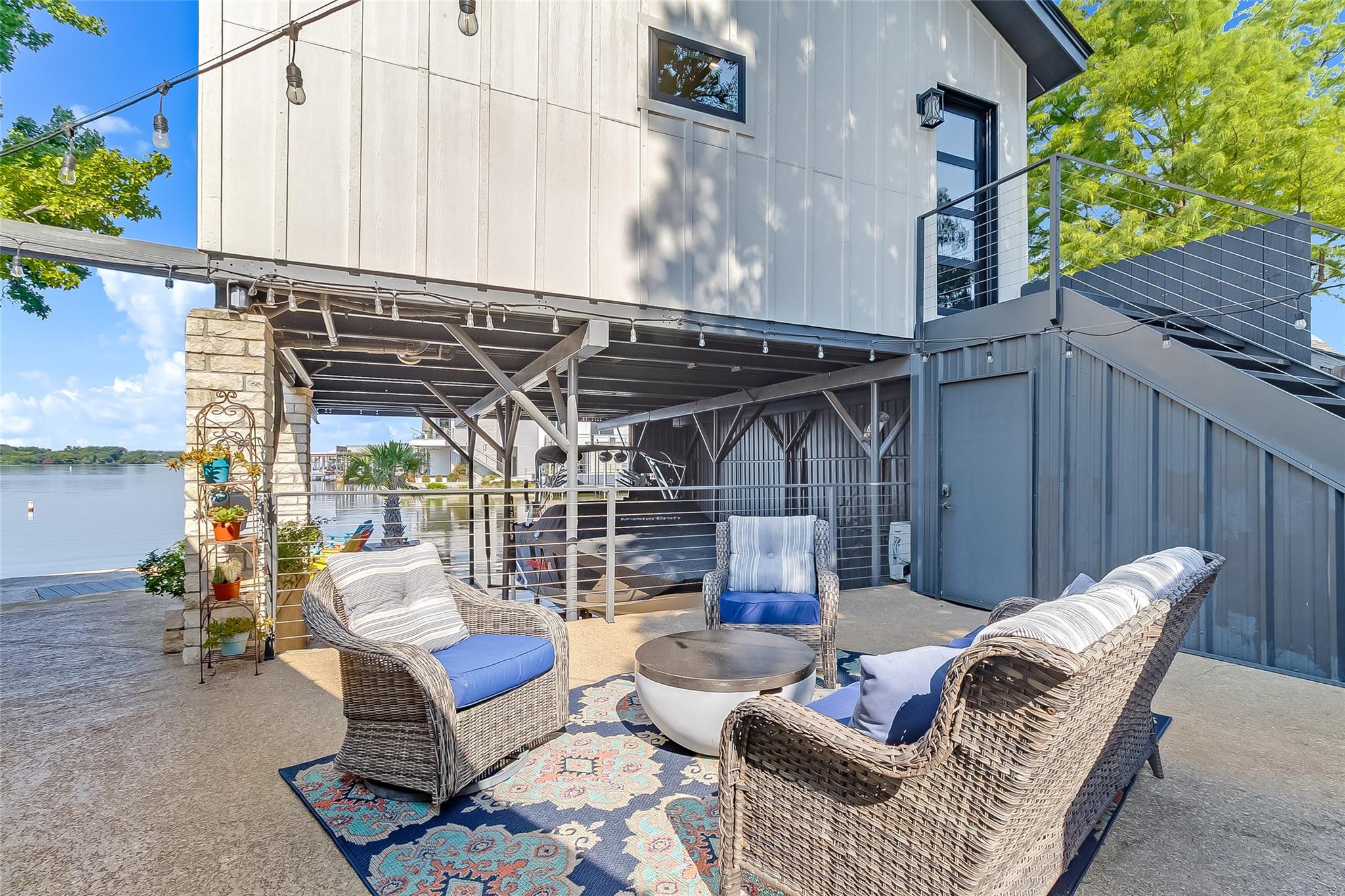 104 Raindrop Ln, Kingsland, TX 78639