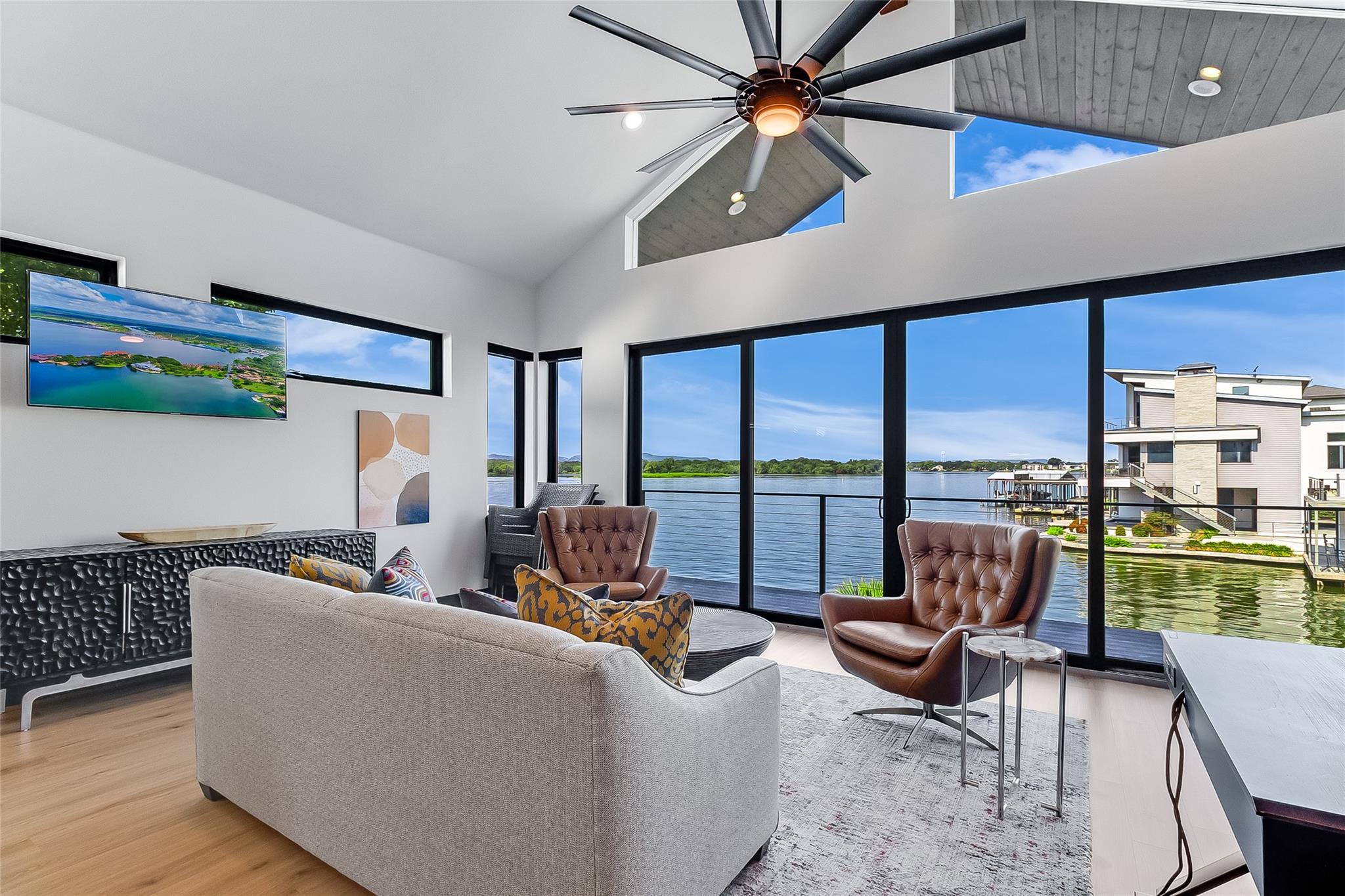 104 Raindrop Ln, Kingsland, TX 78639