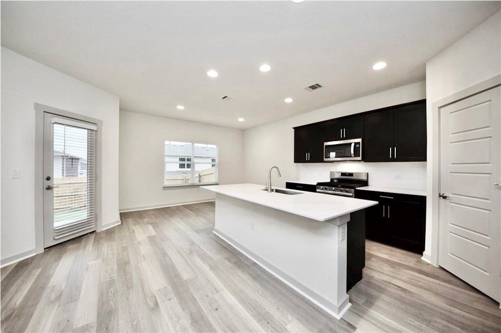 1056 Winnsboro Loop, Round Rock, TX 78664