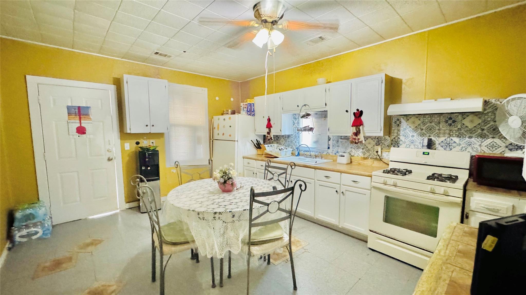 1604 S PINE St, Georgetown, TX 78626