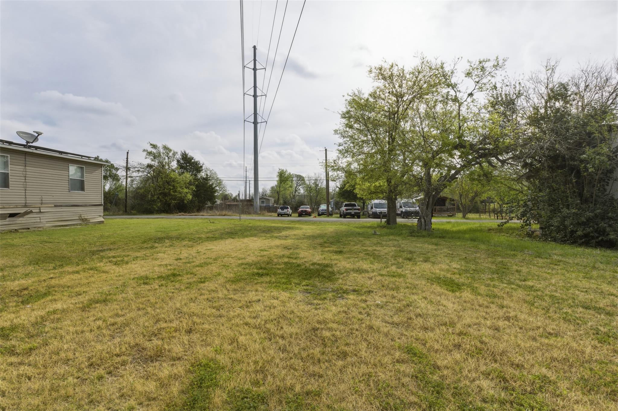 104 Royal St, Taylor, TX 76574