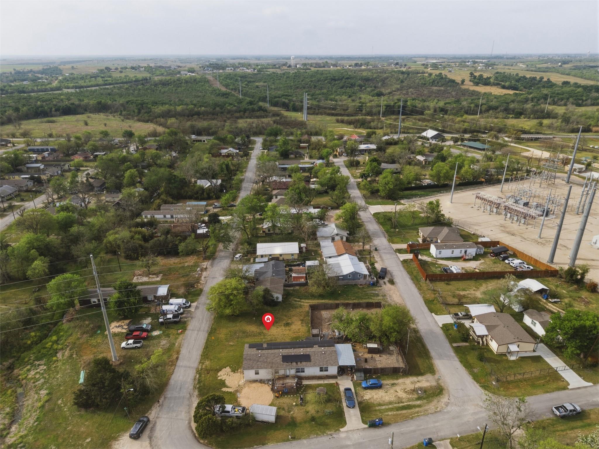 104 Royal St, Taylor, TX 76574