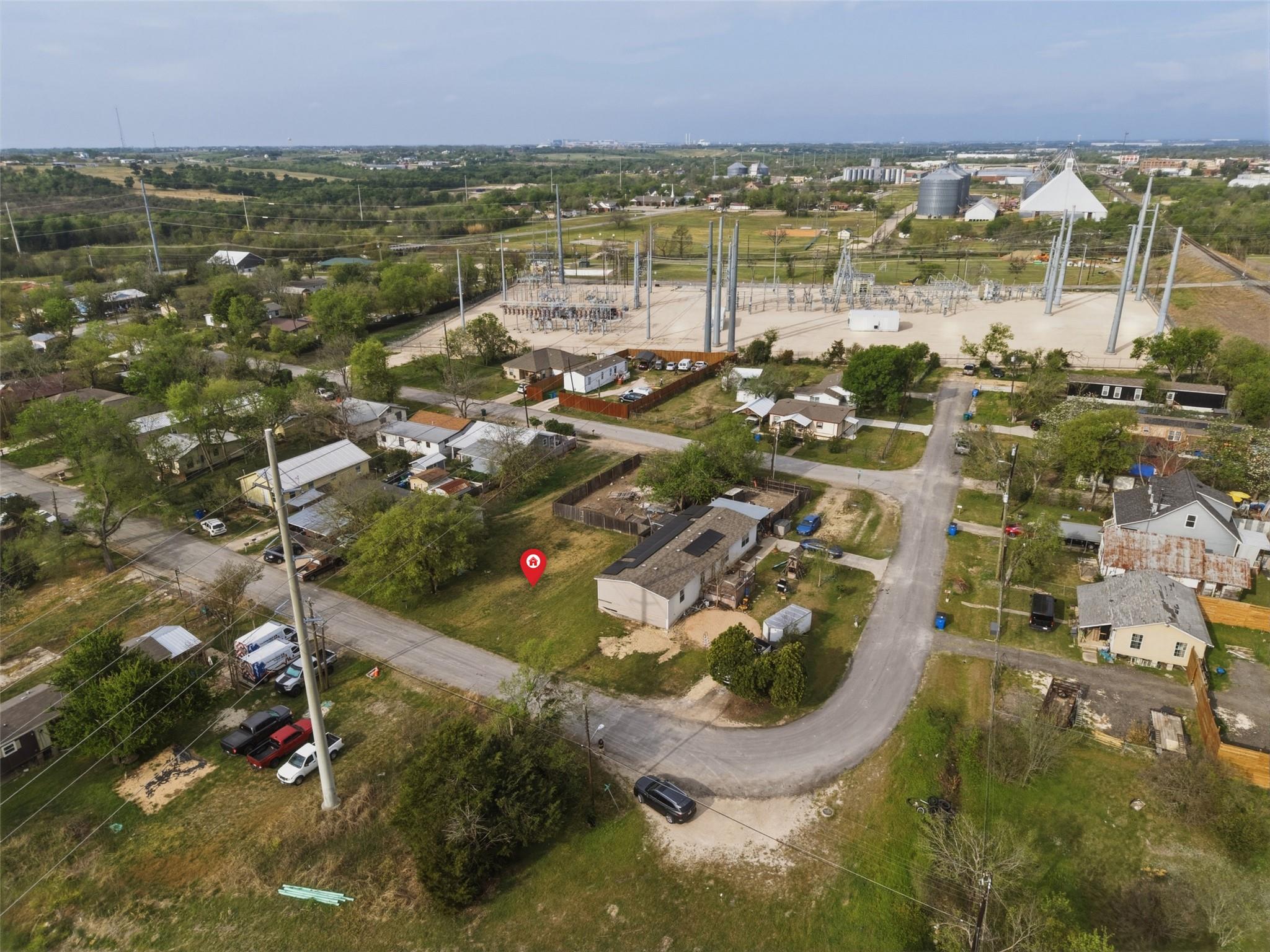 104 Royal St, Taylor, TX 76574