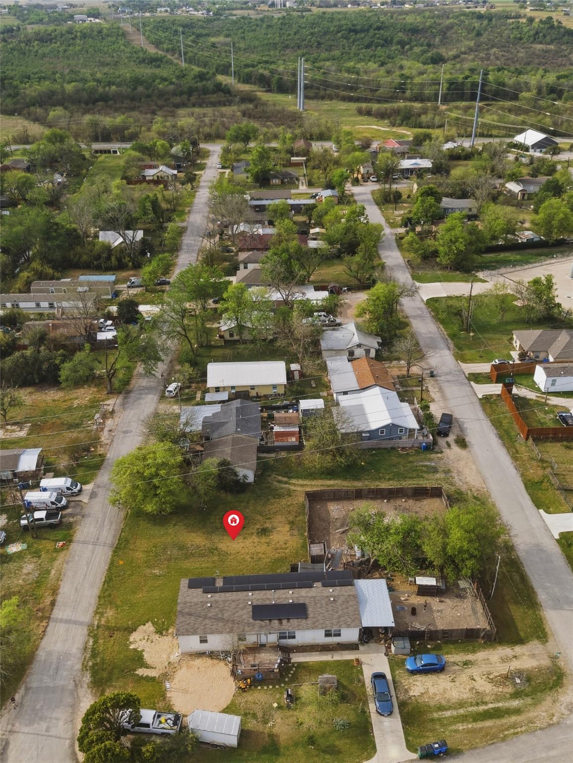 104 Royal St, Taylor, TX 76574