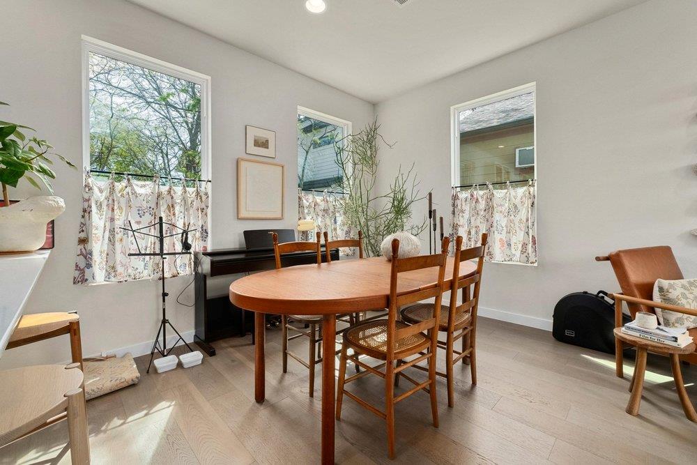 913 Valdez St # B, Austin, TX 78741