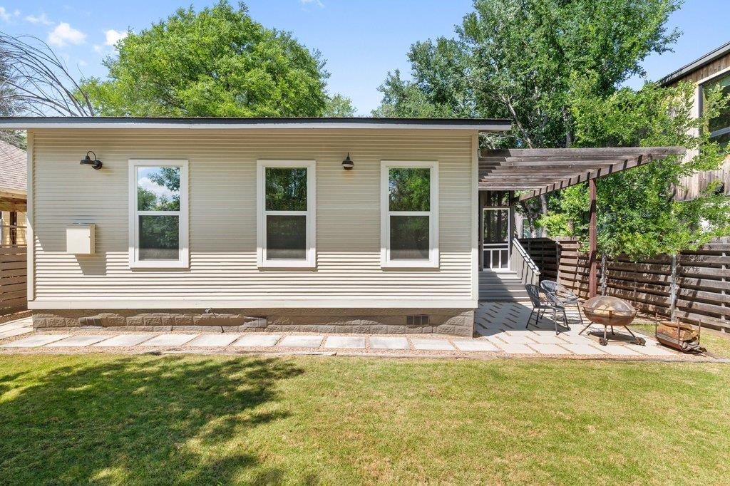 2411 E 10th St, Austin, TX 78702