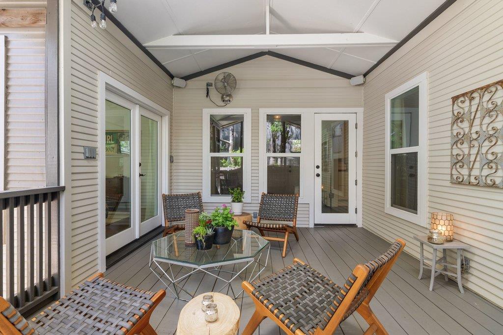 2411 E 10th St, Austin, TX 78702