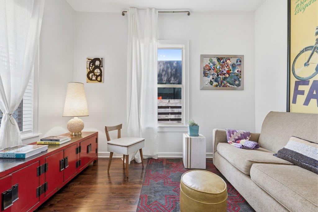 2411 E 10th St, Austin, TX 78702