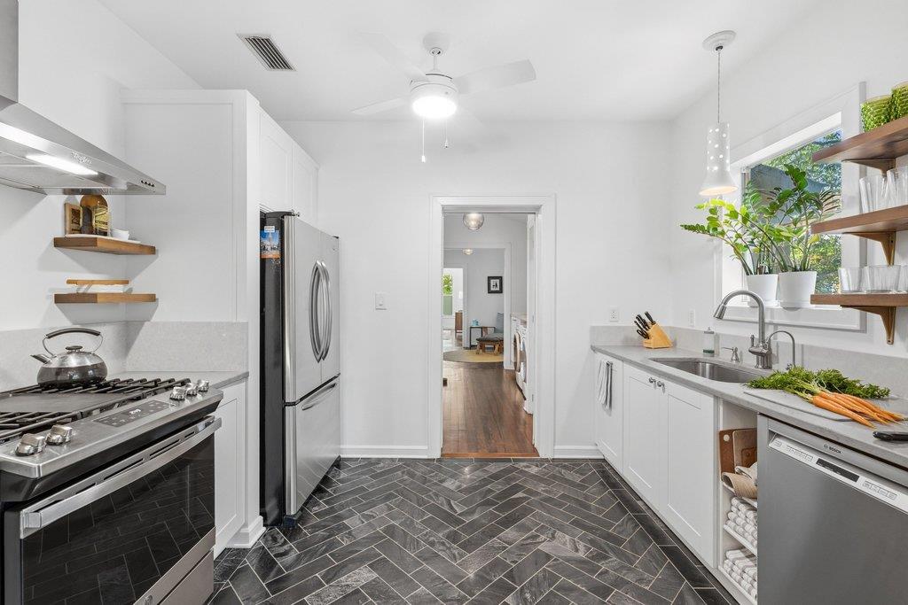 2411 E 10th St, Austin, TX 78702