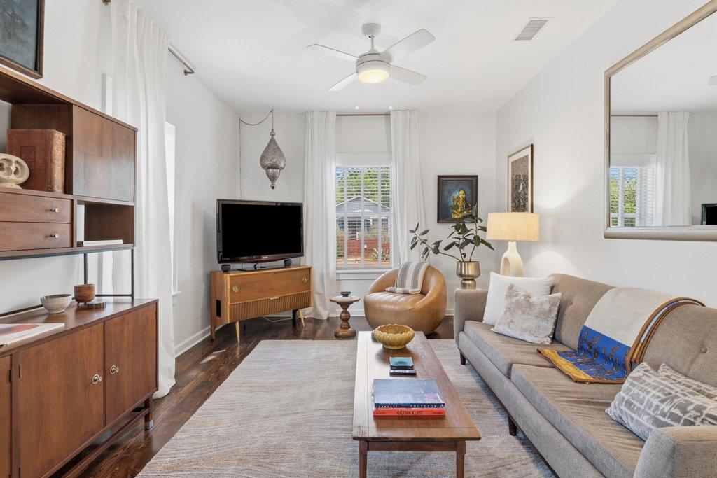 2411 E 10th St, Austin, TX 78702