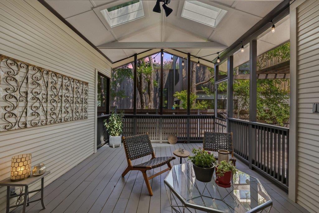 2411 E 10th St, Austin, TX 78702