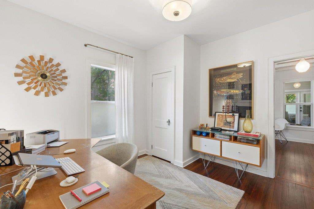 2411 E 10th St, Austin, TX 78702