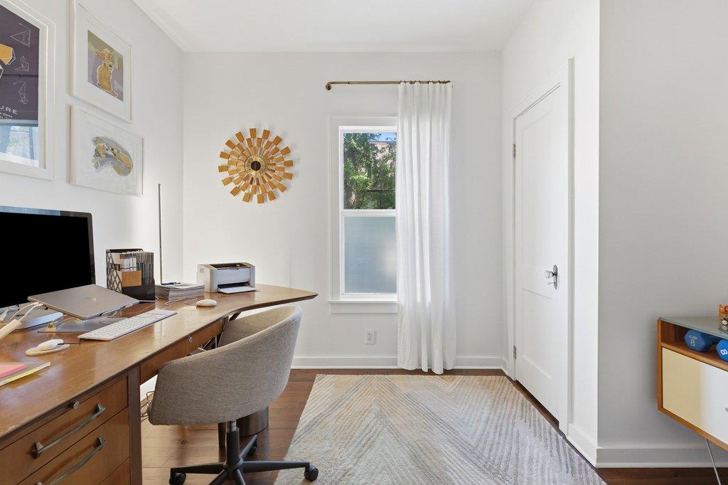 2411 E 10th St, Austin, TX 78702