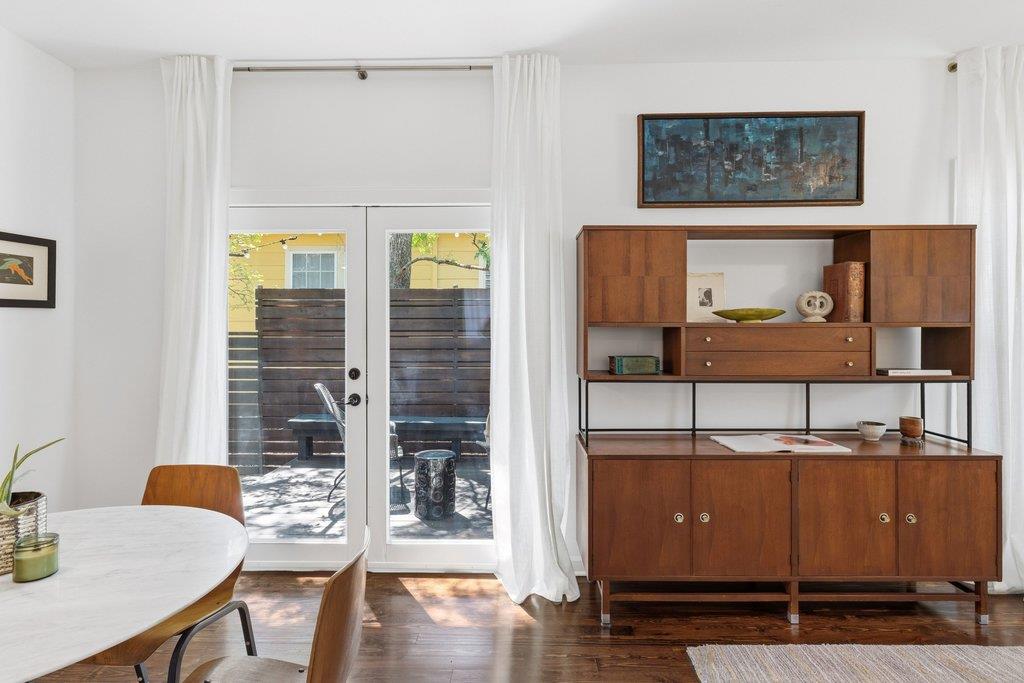 2411 E 10th St, Austin, TX 78702