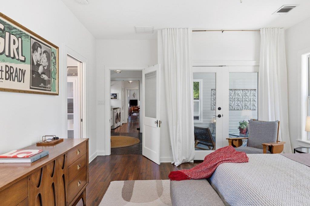 2411 E 10th St, Austin, TX 78702