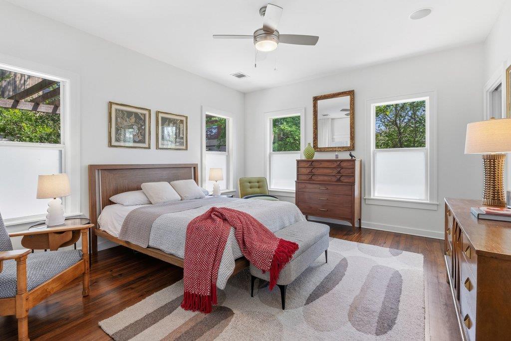 2411 E 10th St, Austin, TX 78702